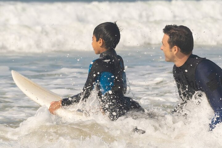 Surf Lessons in Cascais - Photo 1 of 6