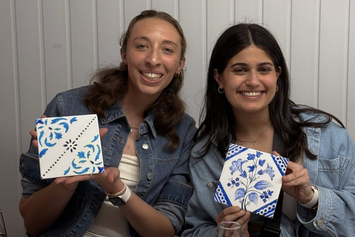 Downtown Porto Tile-Painting Workshop with Porto Wine - Bainharia - Photo 1 of 25