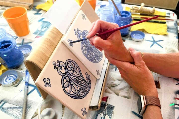 Tile painting workshop in the Algarve - Photo 1 of 7