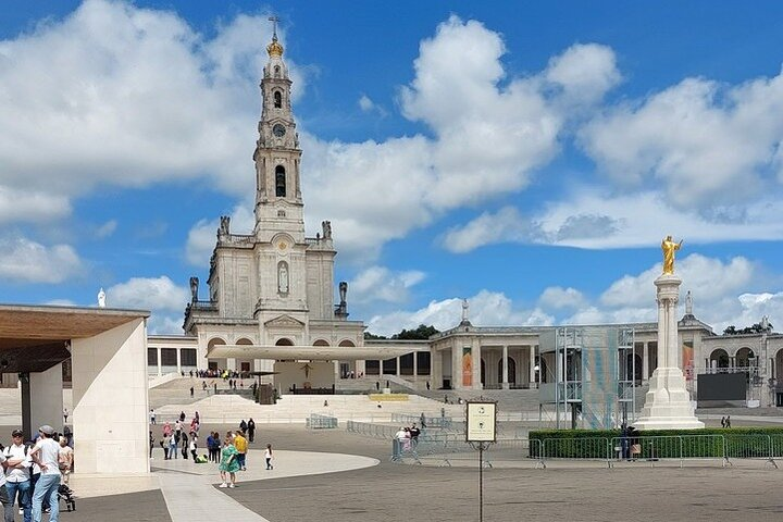 Sanctuary of Fatima.
Tour Fatima from Lisbon