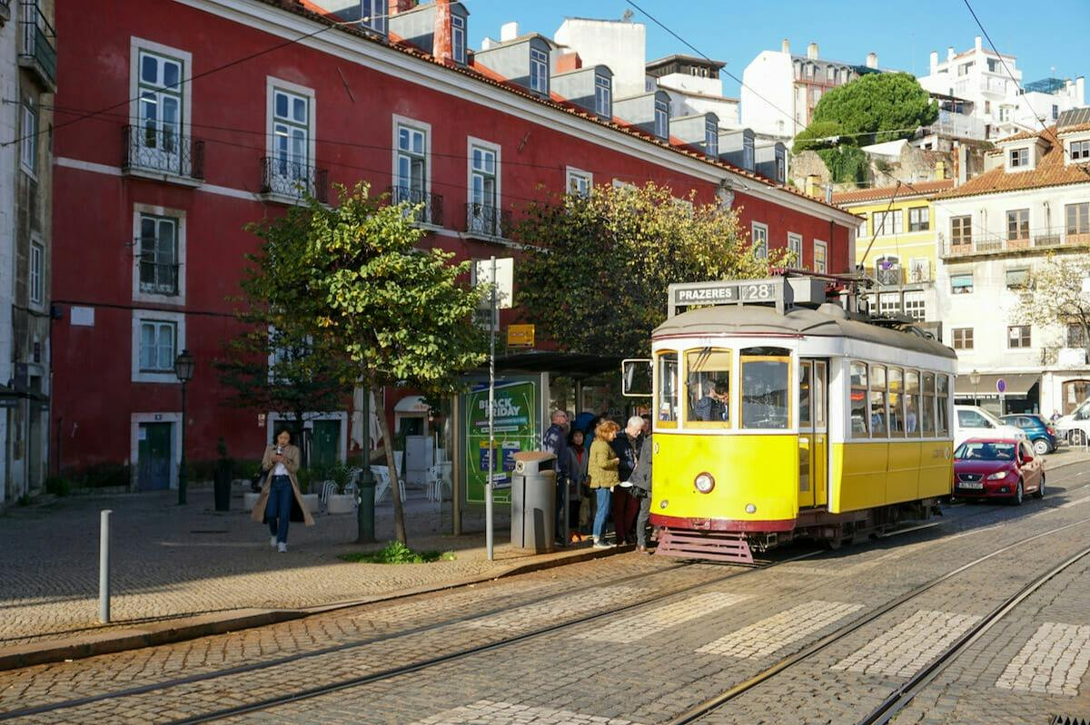Lisbon: Tram 28 Ticket + 24-Hr Public Transport Pass - Photo 1 of 5