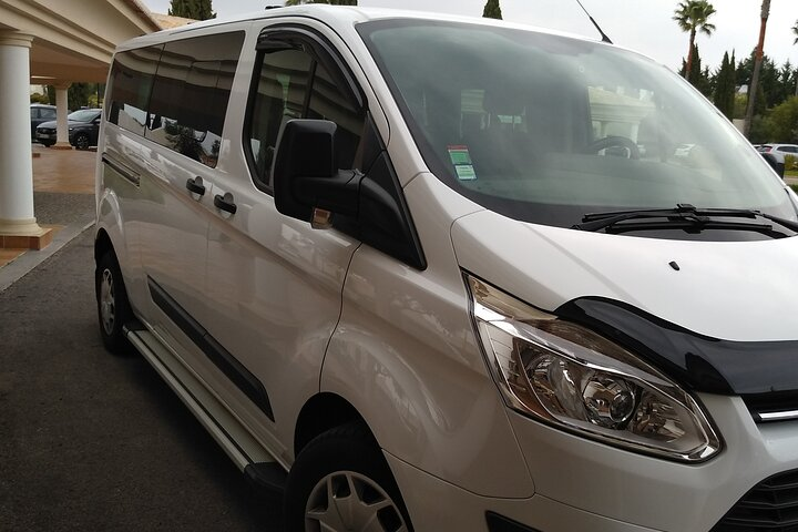 Private transfers between Faro and Alte - Photo 1 of 4