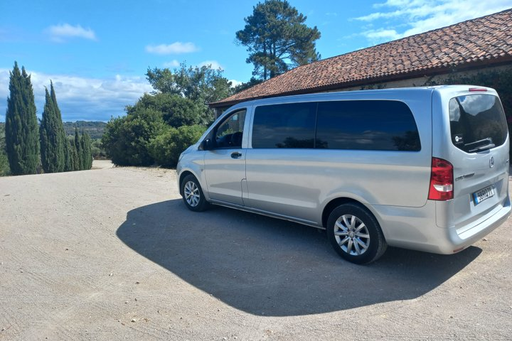 Transfer Lisbon Airport to Sesimbra - Photo 1 of 8