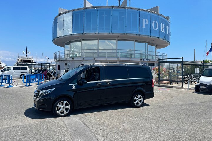 Transfer Lisbon - Airport - Photo 1 of 4