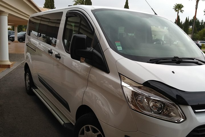 Private ground transportation to and from golf resorts Portugal.