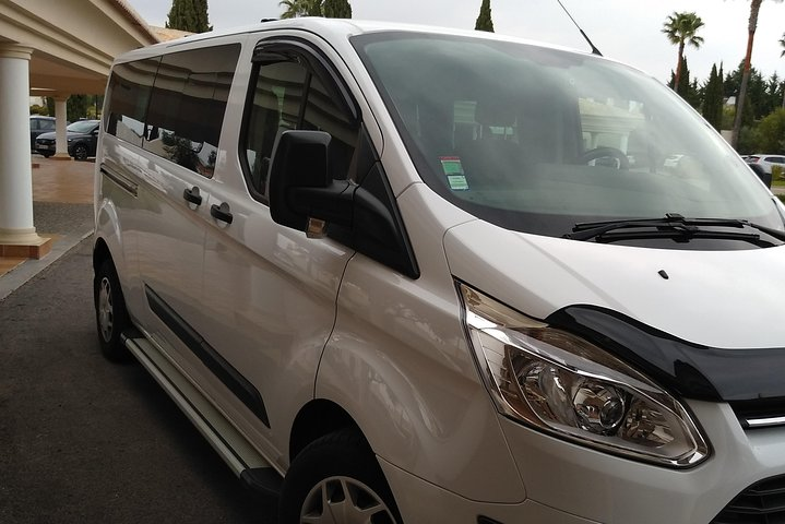 Private ground transportation to and from golf resorts Portugal.