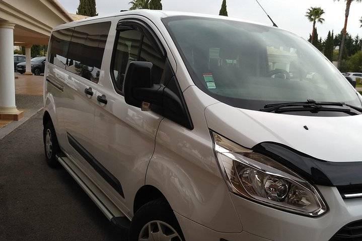 Private ground transportation to and from golf resorts Portugal.