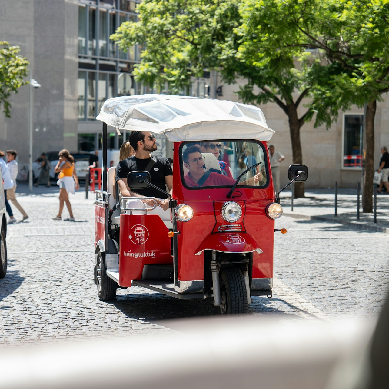 Porto: Personalized Private Tuk Tuk Tour - Photo 1 of 12