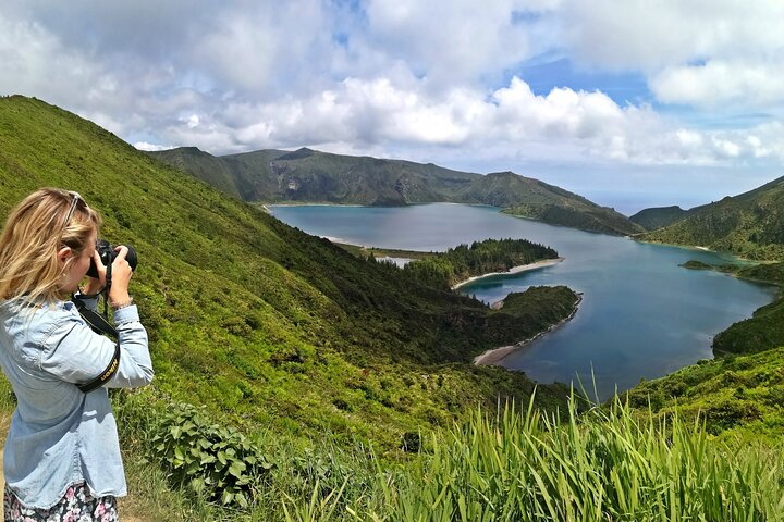 Van Tour Lagoa do Fogo - Photo 1 of 8