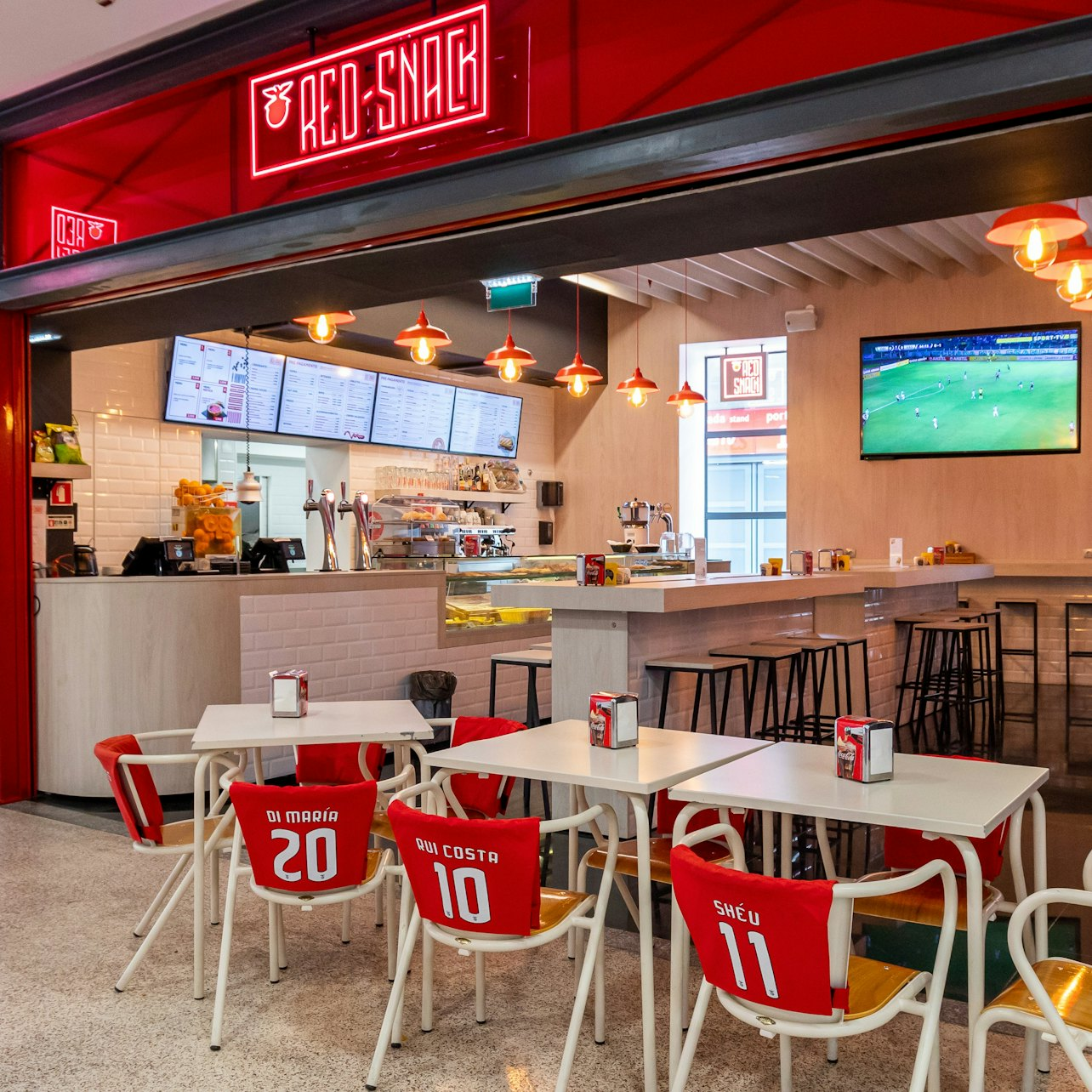 Estádio da Luz & Benfica Museum: Entry Ticket + Snack + Scarf Offer - Photo 1 of 6