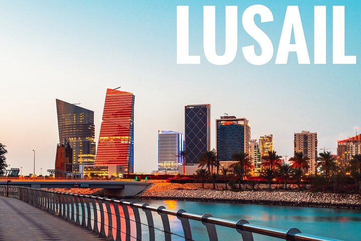 City Car Tour of Doha in a Luxury Car-Mercedes CLS350  - Photo 1 of 5