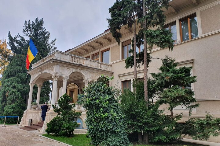 10 h Ceausescu Communism Private Tour in Bucharest plus Dracula's Grave  - Photo 1 of 14