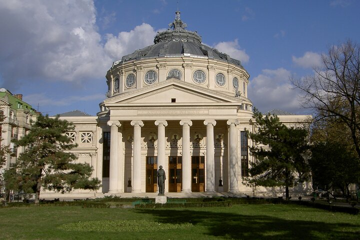 Bucharest sightseeing tour by minivan - Photo 1 of 6