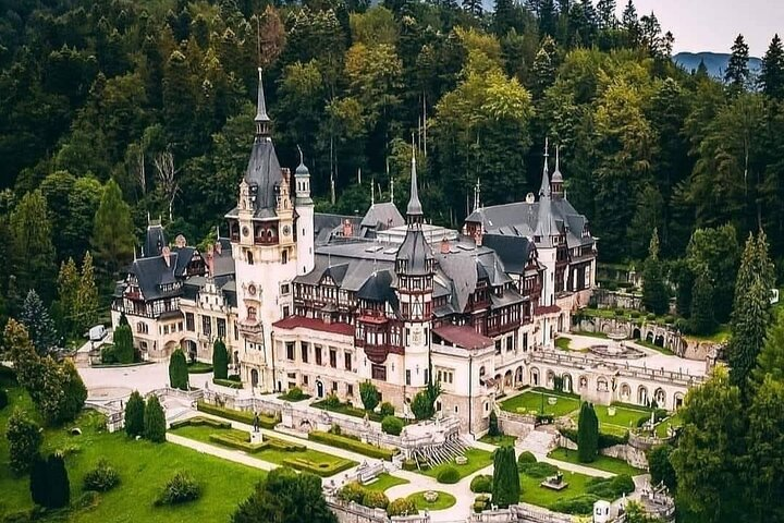 Peleș Castle, Pelișor Castle and Sinaia Monastery - Private Tour  - Photo 1 of 7