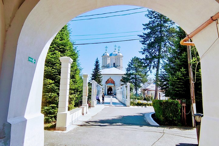 Unseen Orthodox Monasteries of Wallachia - Private Tour - Photo 1 of 7