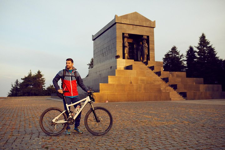 Avala