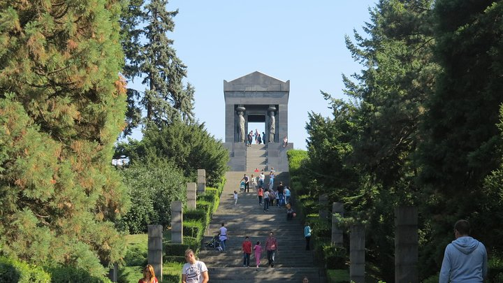 Avala Mountain - Monument to the Unknown hero