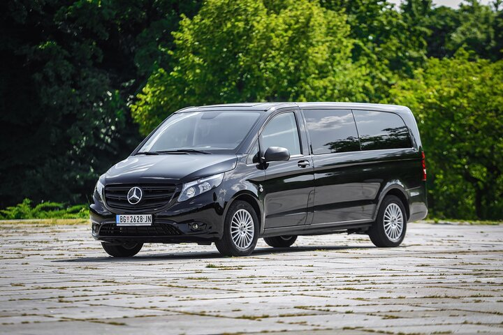 MERCEDES VITO, the elegance on four wheels for group and/or family transportation