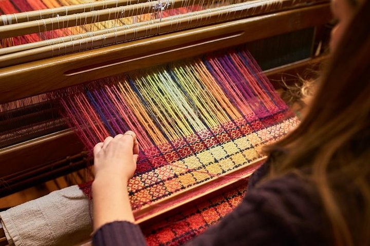 Traditional handmade techniques for modern clothing - Photo 1 of 7