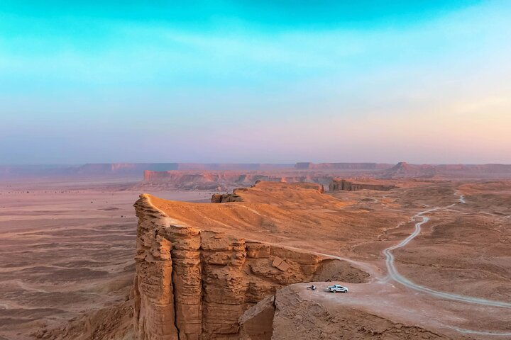 Private Tour Edge of the World Full Day from Riyadh in Riyadh Pelago
