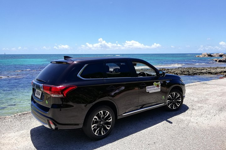 Private Transfers to Praslin Ferry Terminal  - Photo 1 of 3