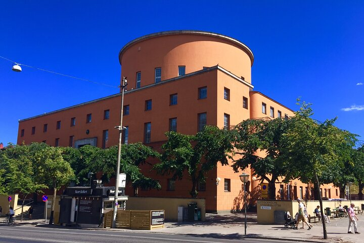 Experience the distinct blend of old and new in Stockholm's architecture. From striking modern designs to medieval ruins discover the stories behind each unique structure across the city.