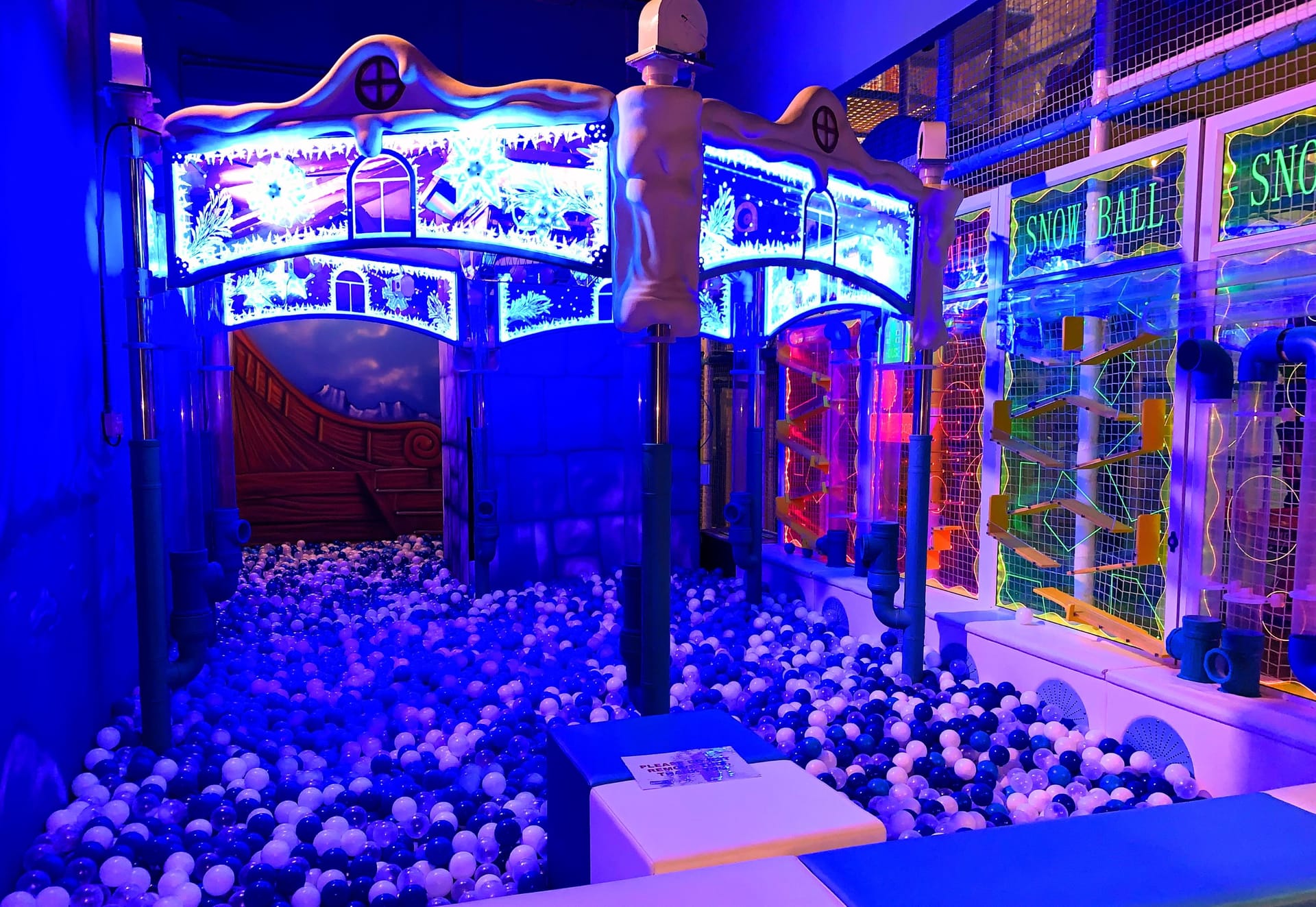 0530-0328_amazonia-indoor-