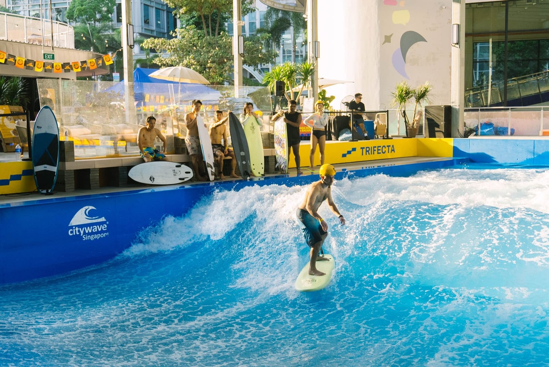 0519-0811_beginner-surf-class-