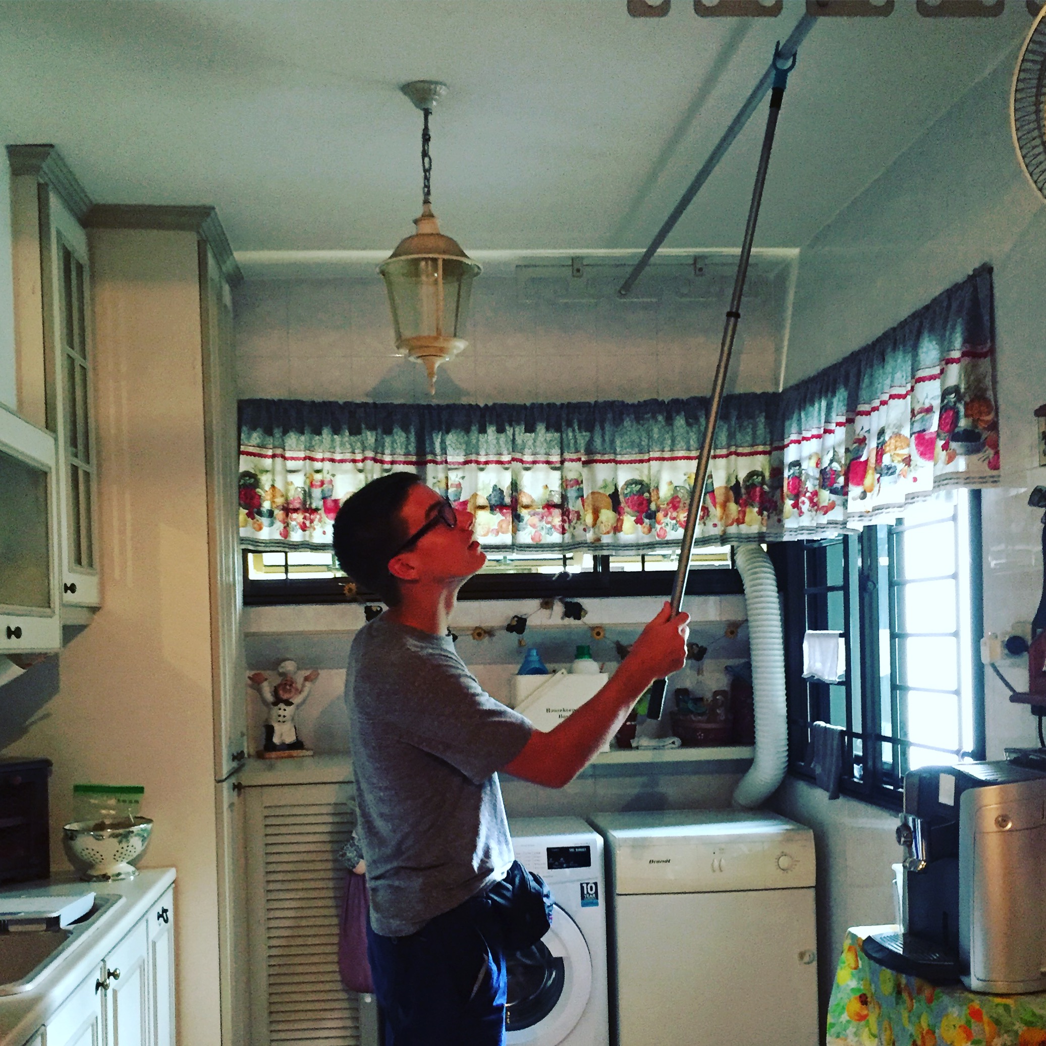 Experience Singapore's housing evolution firsthand. Explore the transformation of living spaces from traditional shophouses to modern HDB flats and uncover the stories behind these iconic structures.