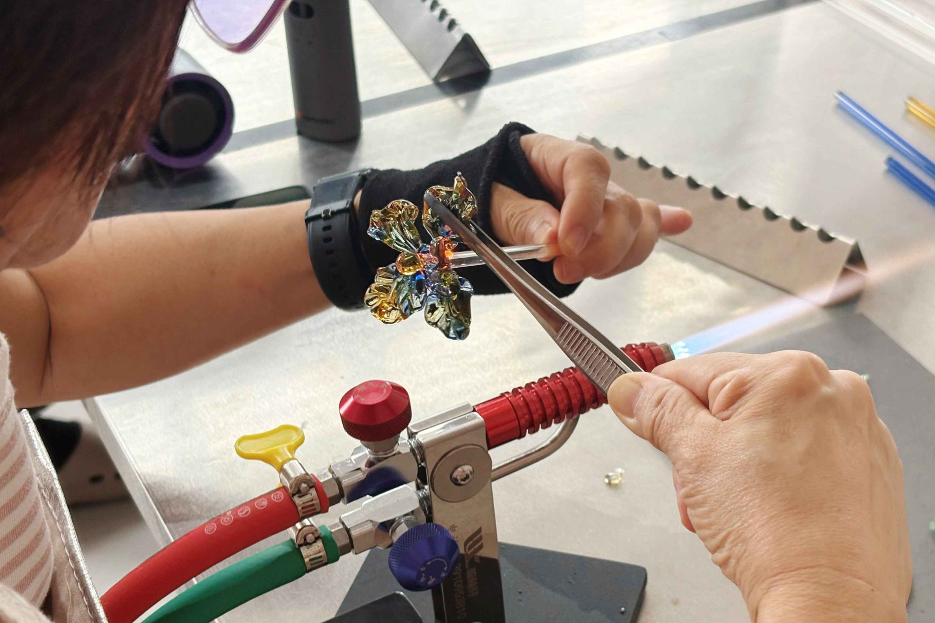 Floral Lampworking Workshop by Gurasu House - Photo 1 of 4