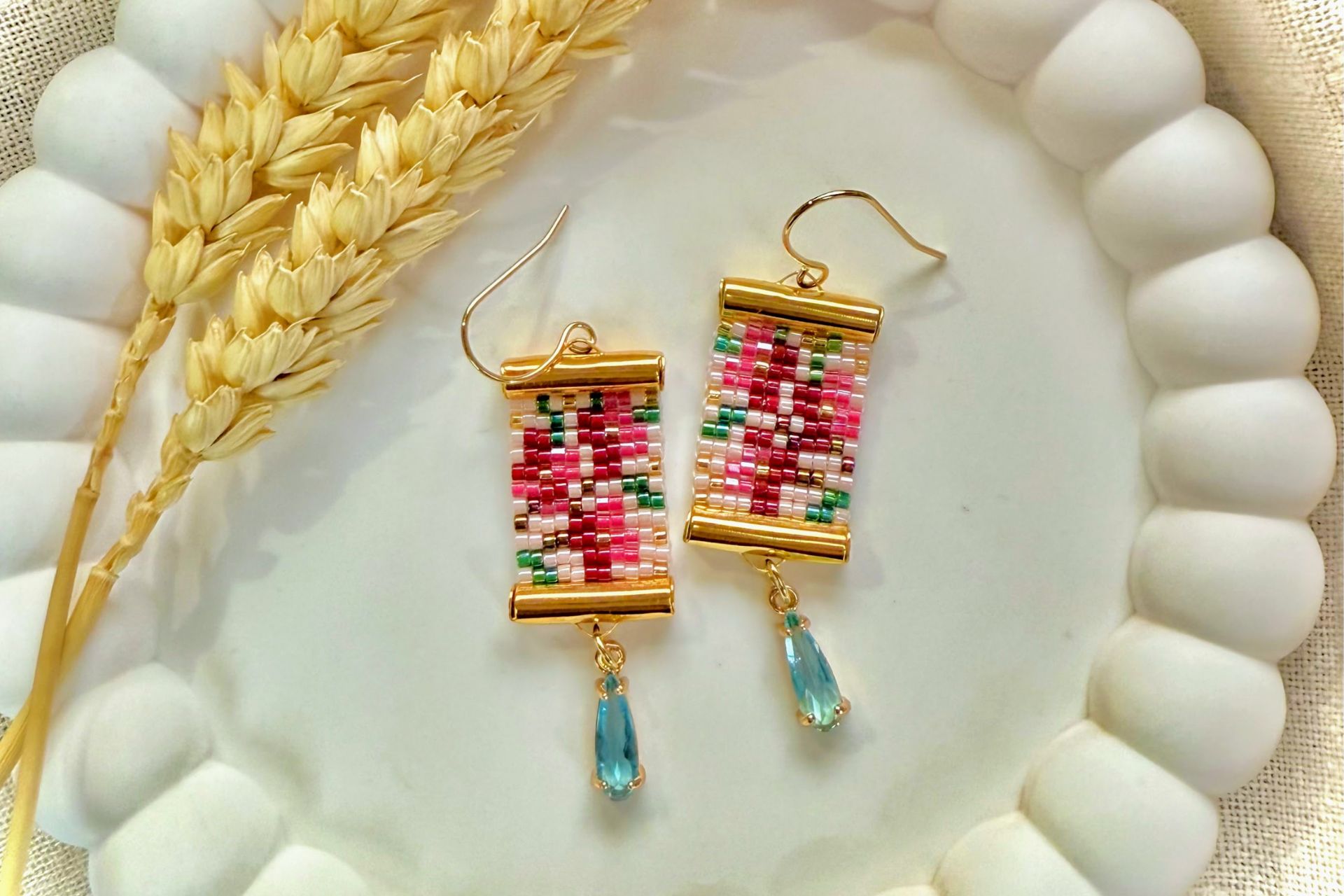 A Handwoven Orchid Bead Jewellery Workshop - Photo 1 of 5