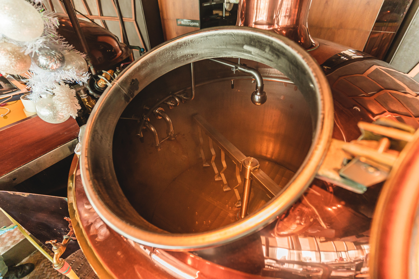 新加坡的LeVeL33 屋顶啤酒厂之旅和精酿啤酒品尝| Pelago