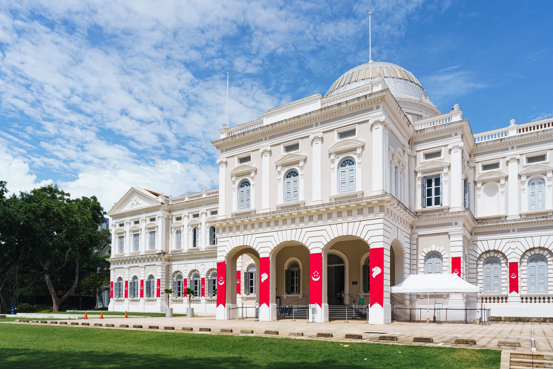 Experience the National Museum of Singapore where historical grandeur meets cutting-edge storytelling inviting you to explore the rich tapestry of Singapore's past and present.