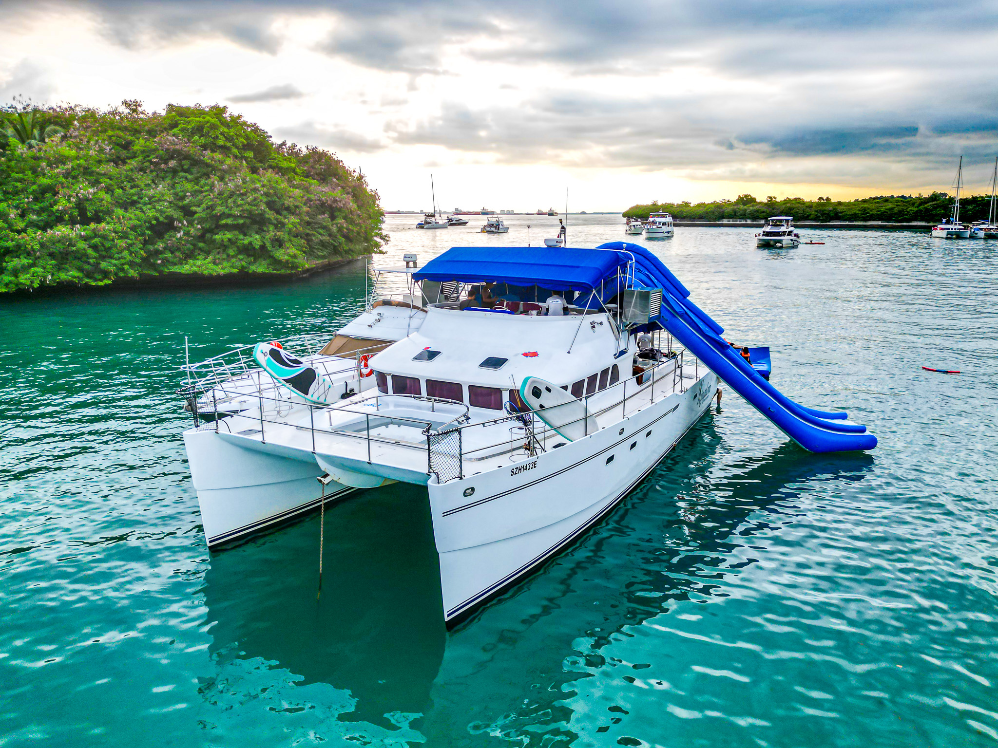 Private Yacht Charter: Triple-deck Kingdom Catamaran - Photo 1 of 5