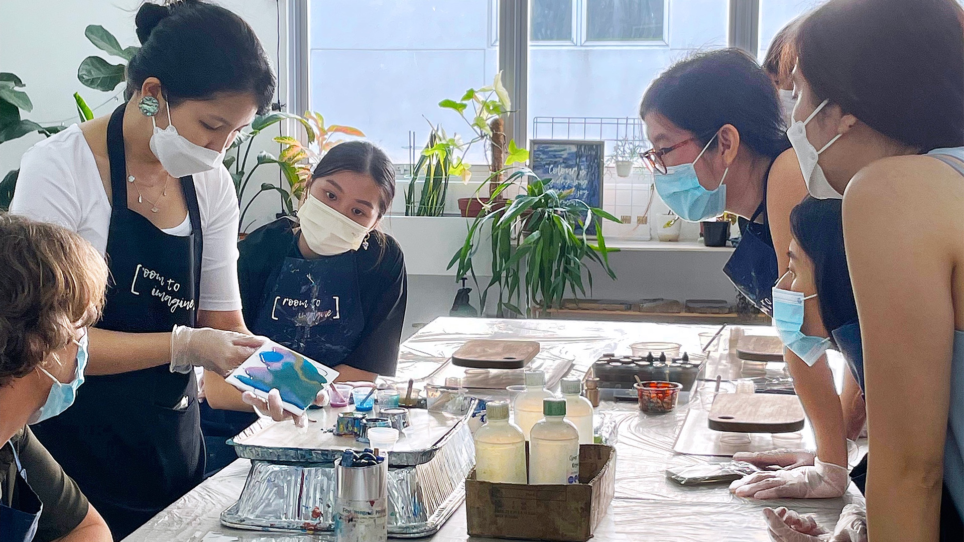 Experience a hands-on resin crystal cheeseboard workshop in Singapore where creativity meets camaraderie. Discover pouring techniques experiment with colors and craft a unique piece to impress guests.