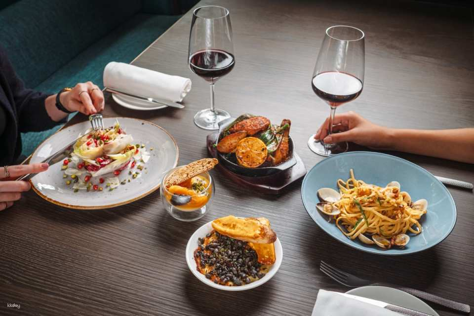 Sofitel Singapore Sentosa Resort & Spa: The Cliff Italian Restaurant | Singapore - Photo 1 of 4