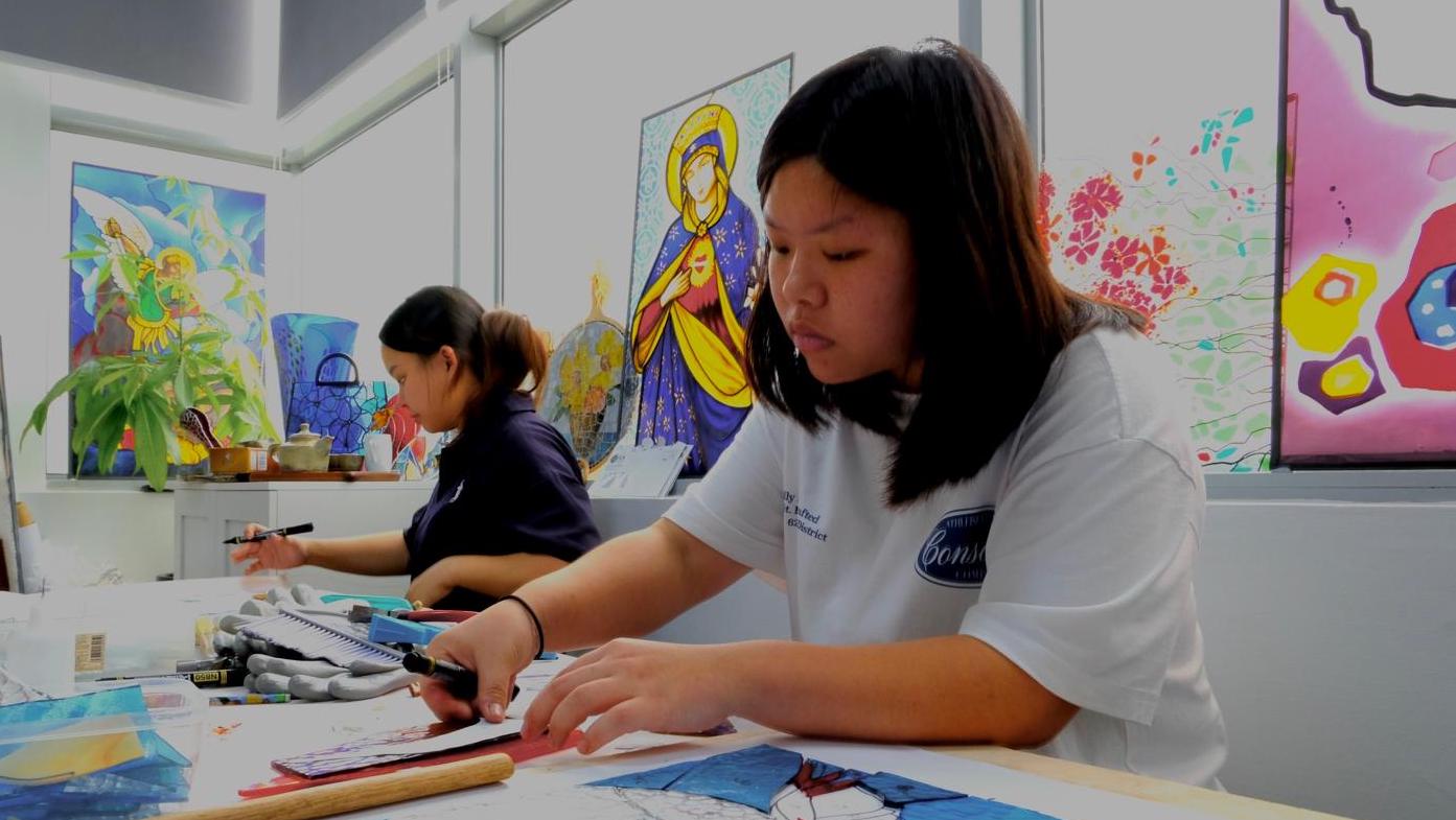 Join our hands-on mosaic workshop. Perfect for beginners to dive into creativity.