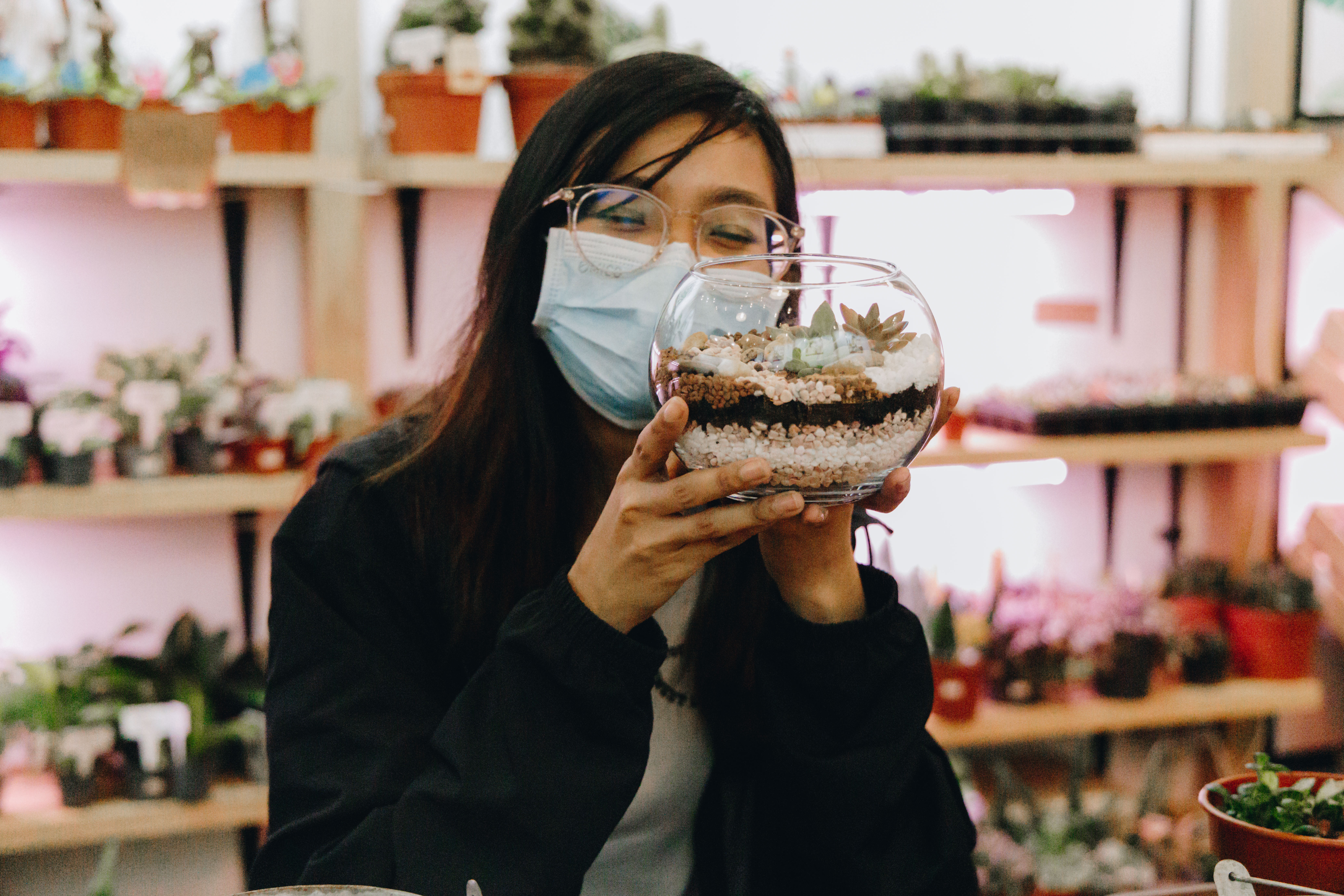 Craft your own living art at The Green Capsule Terrarium Workshop Singapore. Unleash creativity while making unique terrariums and Greenwalls perfect for your home or as heartfelt gifts.