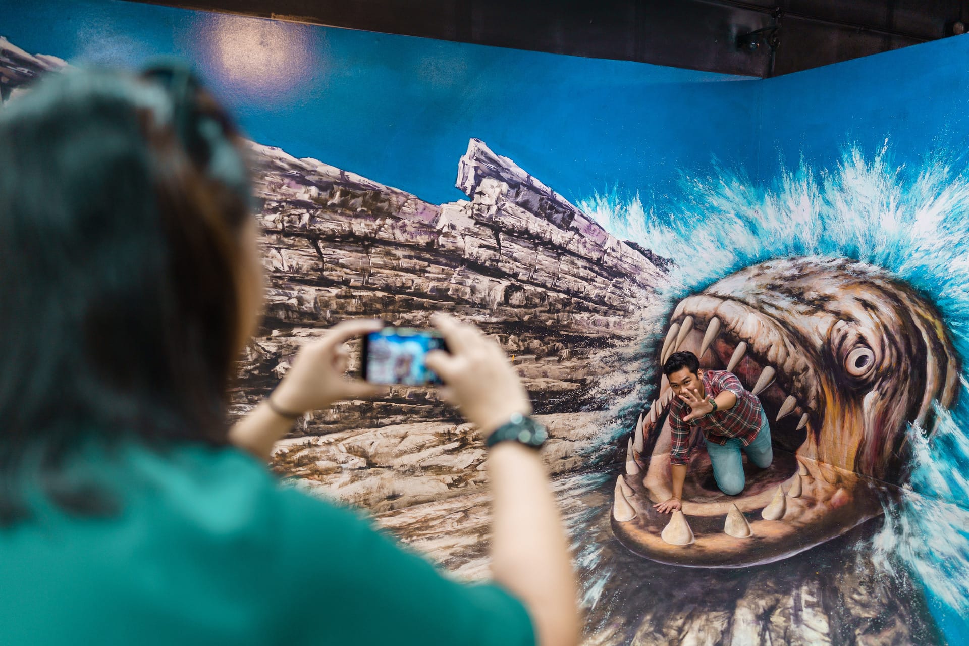 Step into a world of imagination where art and reality blur inviting you to capture fun moments with 3D illusions that transform your photo experience into something extraordinary.