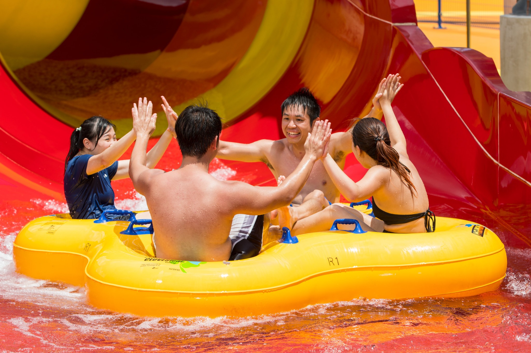 Royal Flush is Asia's first hybrid ride – and the only one combining the Behemoth BOWL40 and TornadoWAVE in a single run. Get your group of 2 or 4 together, because this one's better with company.