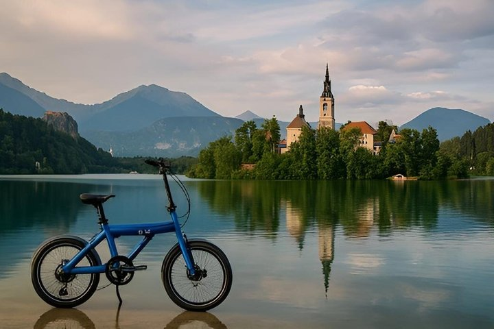 2-Hour E-bike Rental in Lake Bled - Photo 1 of 3