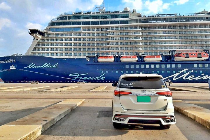 Embark on a seamless journey from Laem Chabang to the treasures of Bangkok and Ayutthaya with convenient private car service at your fingertips ready for exploration.