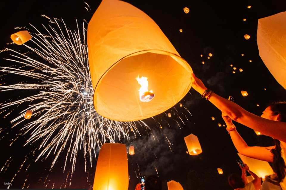 2025 Chiang Mai MCM Lanna Culture Sky Lantern Festival & Muay Thai | Thailand - Photo 1 of 10