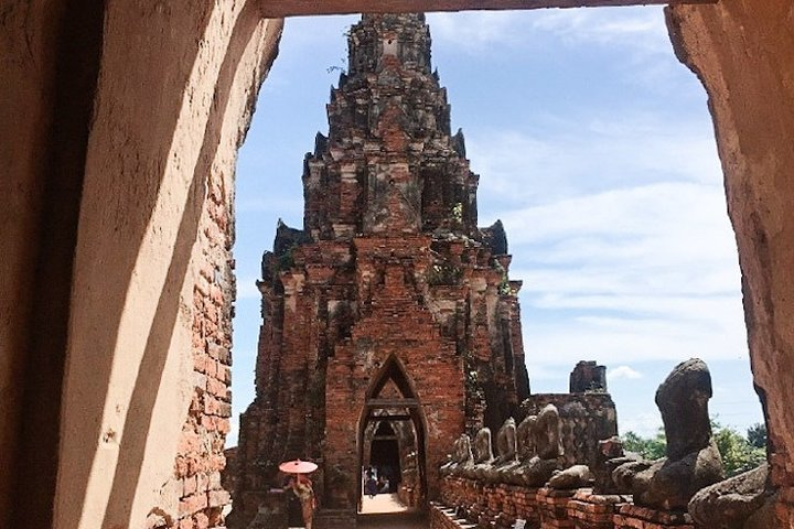 Explore the majestic ruins of Ayutthaya where ancient architecture tells stories of a rich history inviting travelers to create their own adventures in this UNESCO World Heritage site.