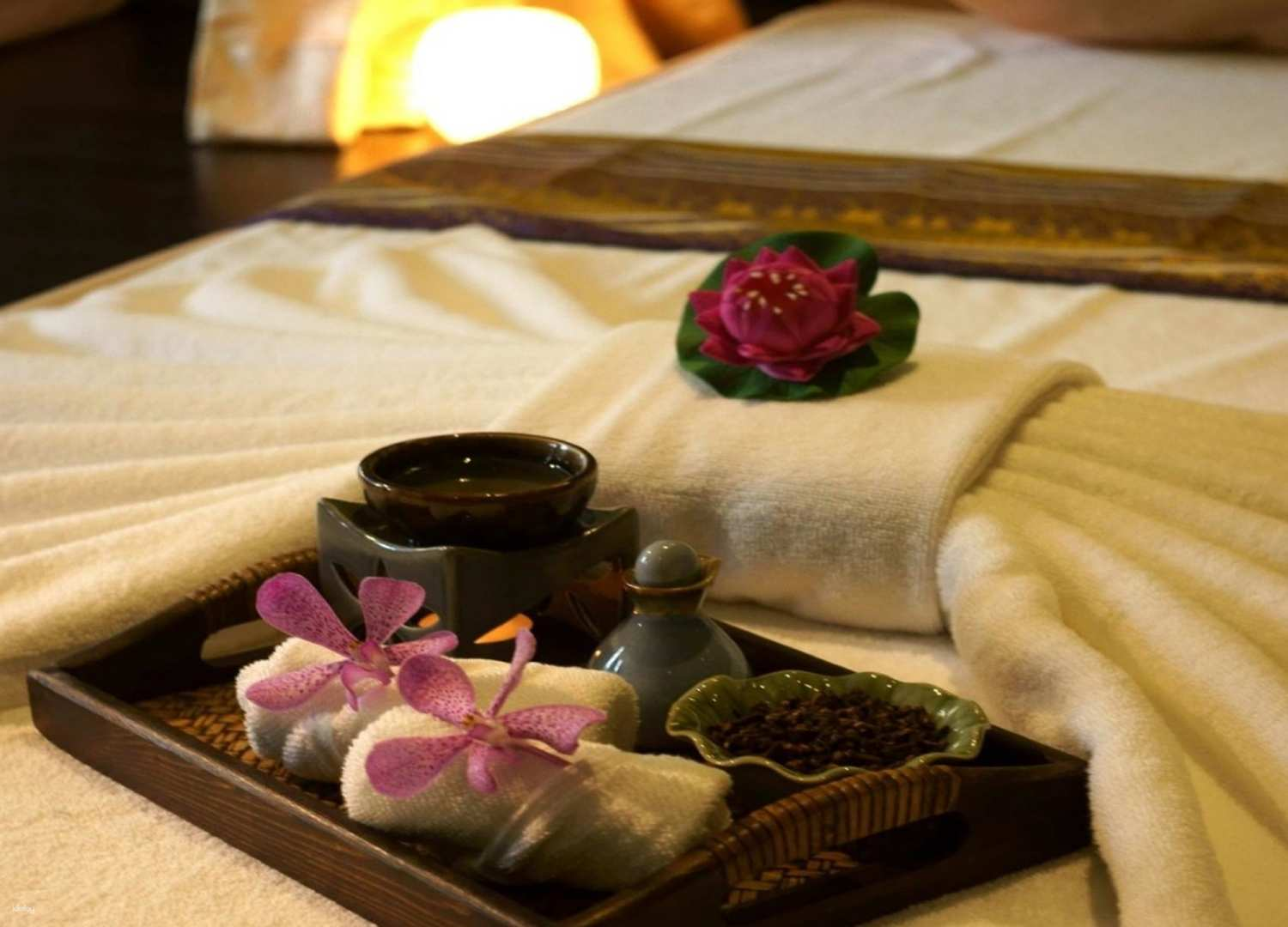 Experience ultimate relaxation with Sook Sabai Massage in Bangkok where delightful scents and serene decor invite you to unwind and rejuvenate amidst a unique historical setting.
