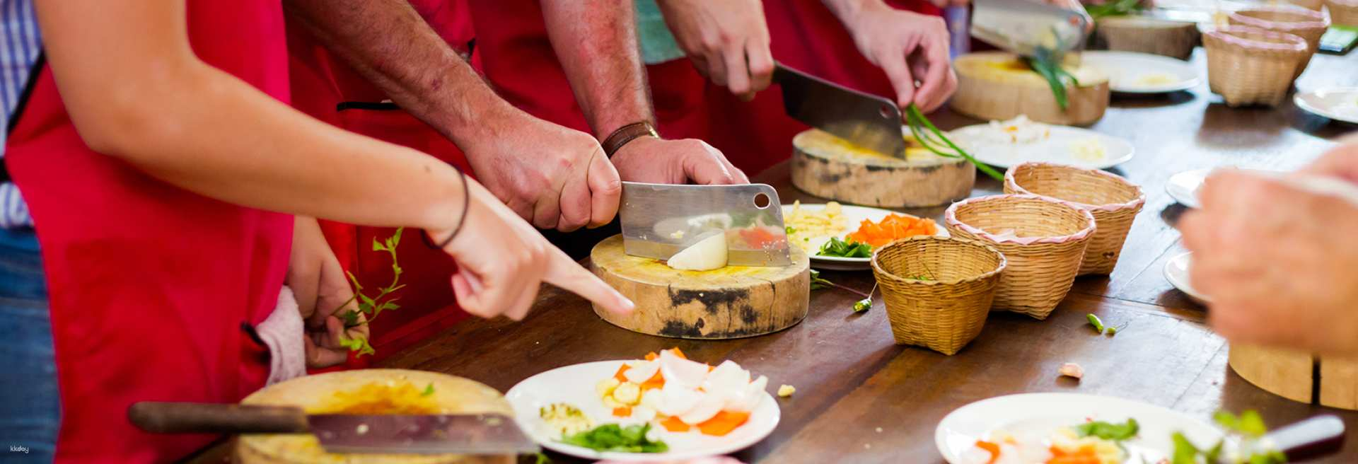 Immerse yourself in a Thai cooking class where hands-on experience brings the flavors of traditional dishes to life guided by expert chefs in a welcoming space.