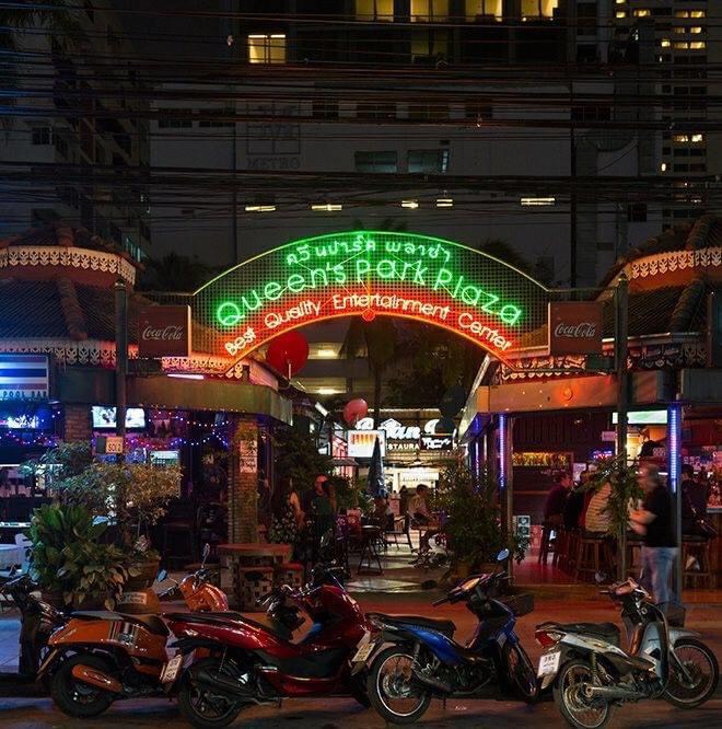Experience the eclectic nightlife of Bangkok as cozy bars and lively spots beckon. Discover the city's unique charm with a guided tour through its entertaining venues.