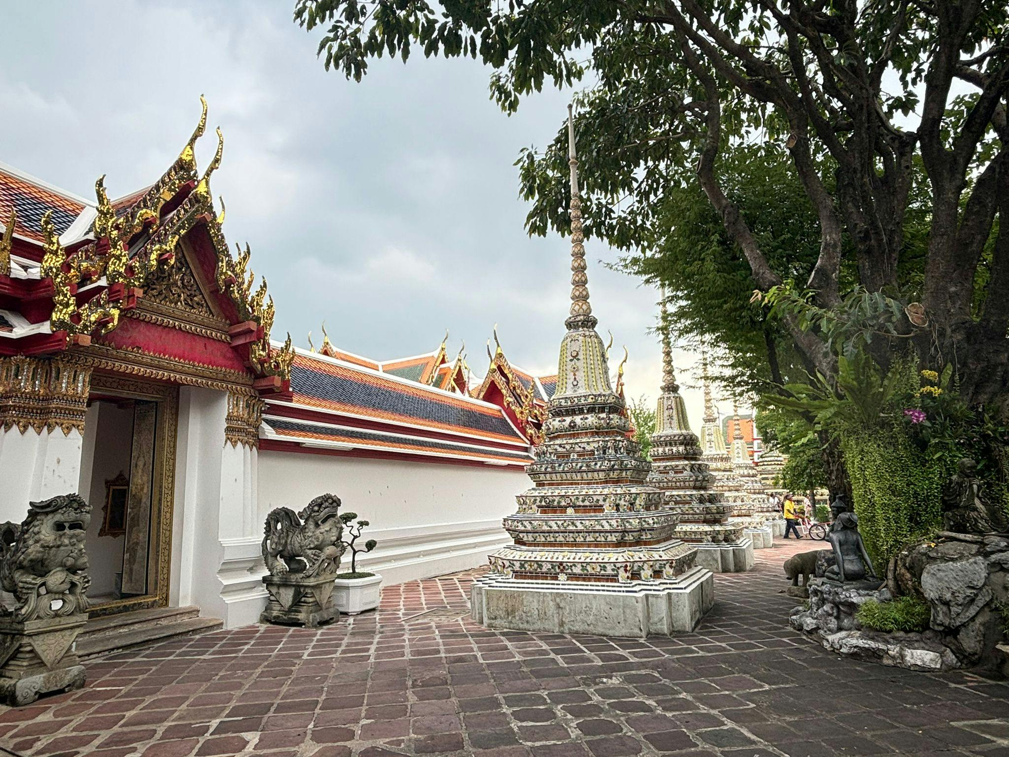Bangkok: 3 Major Royal Temples Walking Tour - Photo 1 of 15