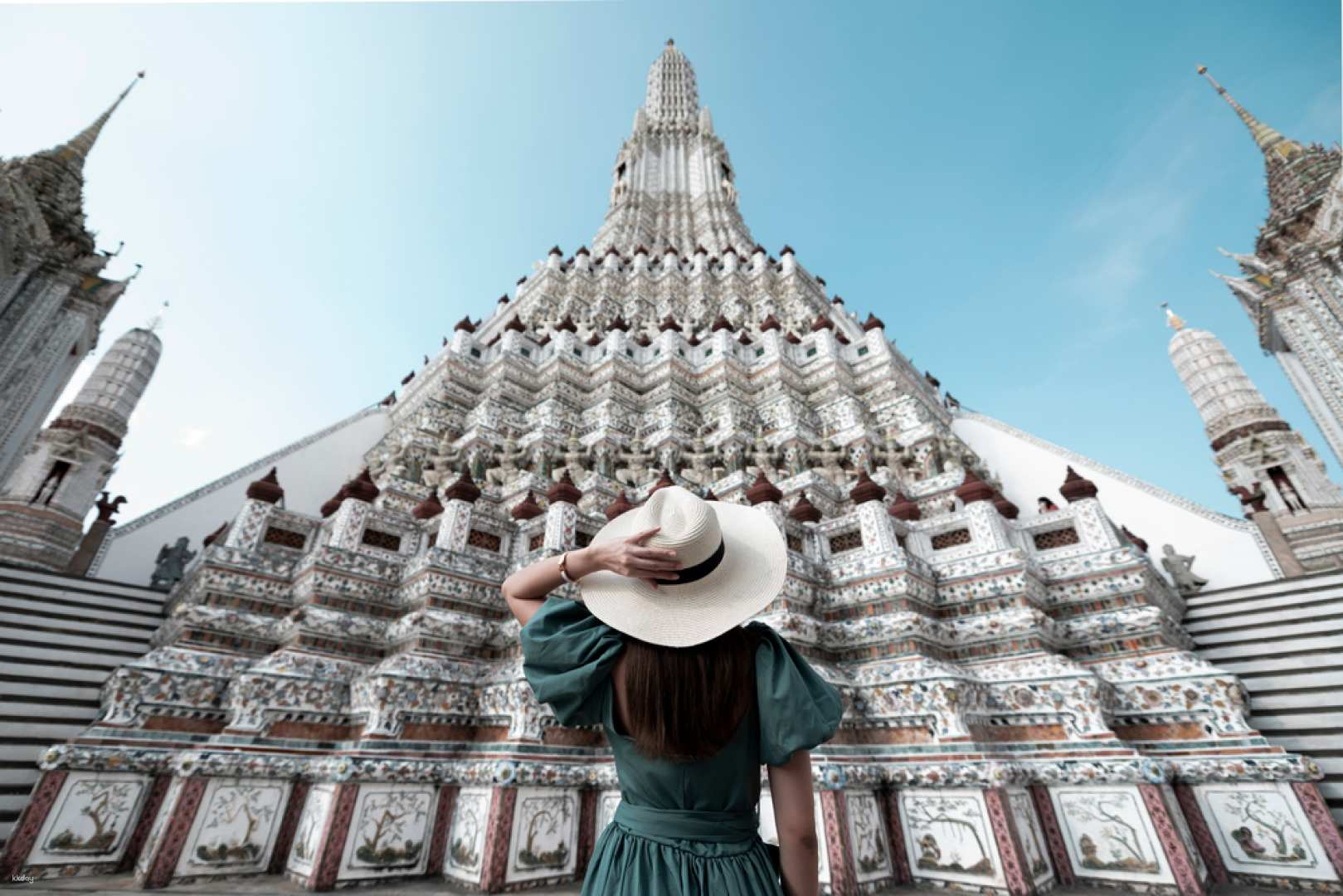 Experience the stunning architecture of Wat Arun marvel at intricate details and immerse yourself in Thai culture while exploring Bangkok’s most iconic riverside attractions.