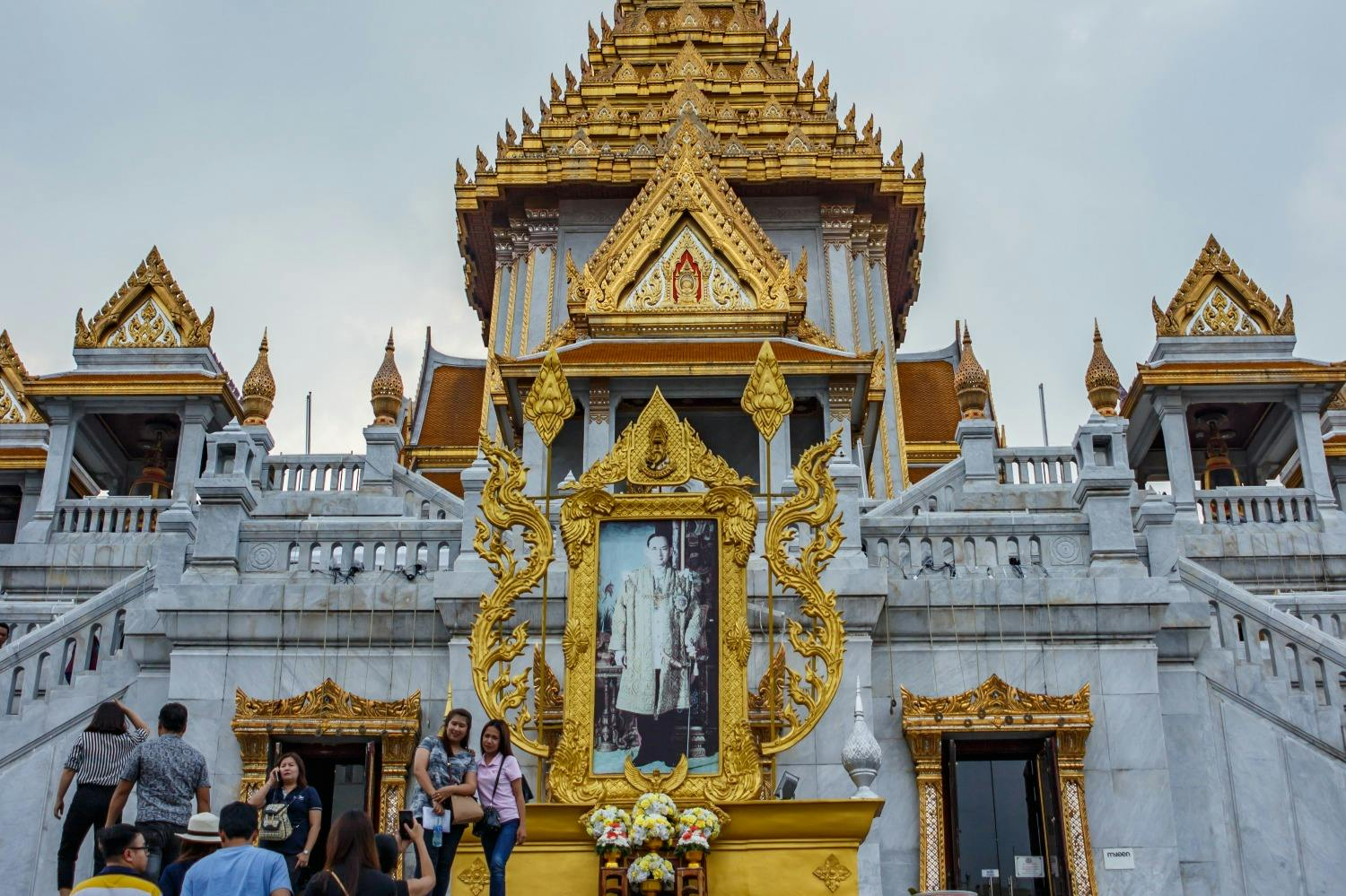 Audio Guide App to Chinatown and Wat Traimit - Photo 1 of 7